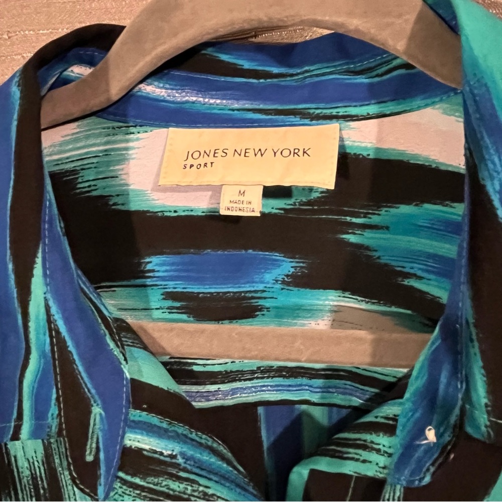 soldJones New York Sport Multi Color Two Pocket Long Sleeve Button Blouse Size M - Picture 3 of 6